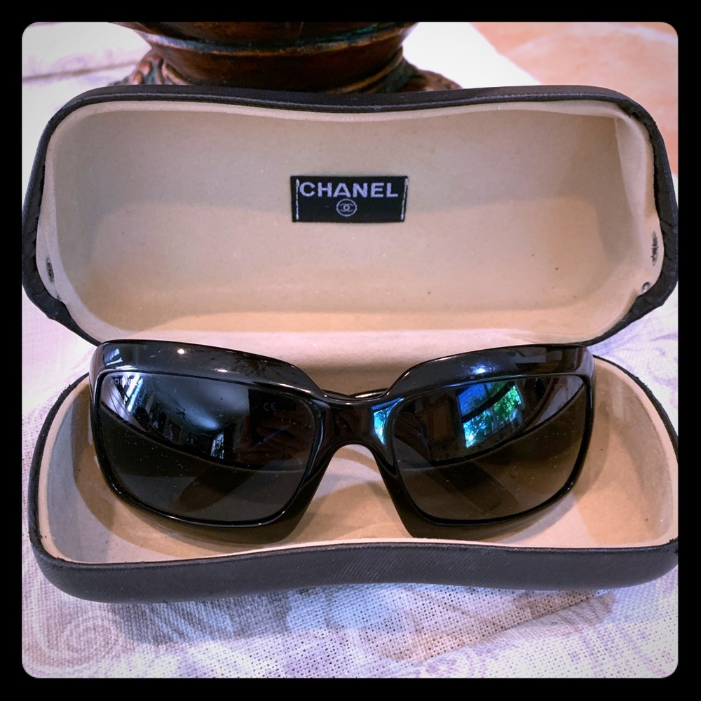 CHANEL Sunglasses